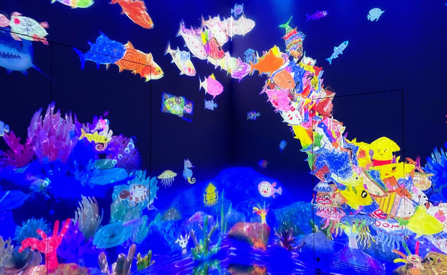 Teamlab Tokyo vs Teamlab Osaka: Which Is Better? - Erika's Travelventures